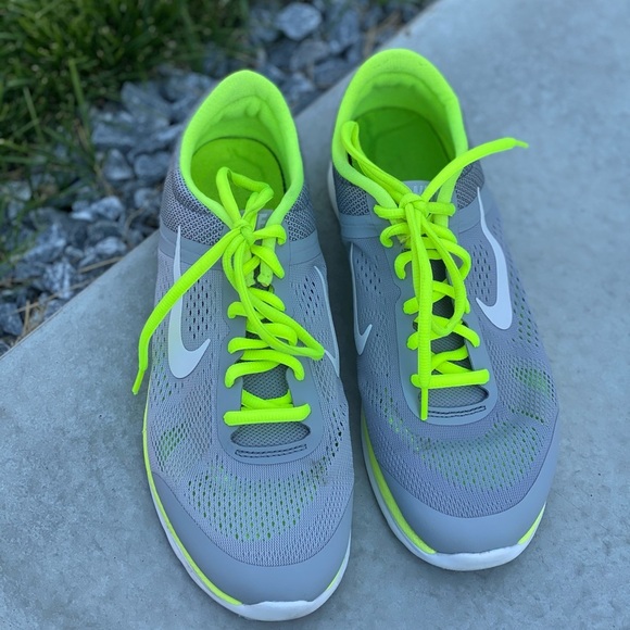 Nike Training Shoes - Picture 3 of 11